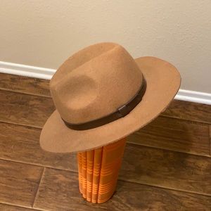 H&M brown/tan wool hat